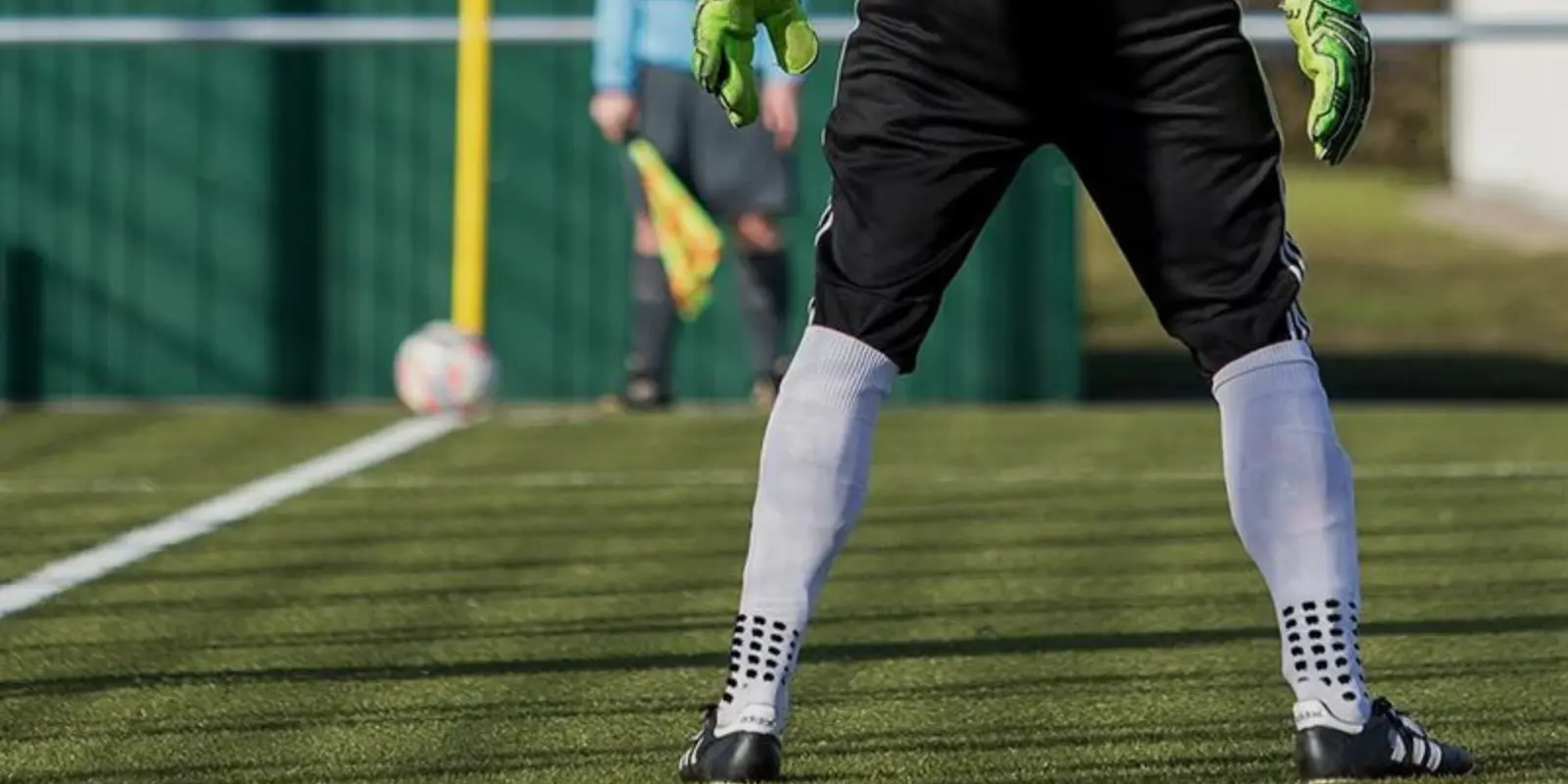 Read more about the article Compression Grip Socks: Athletic Performance Boosters