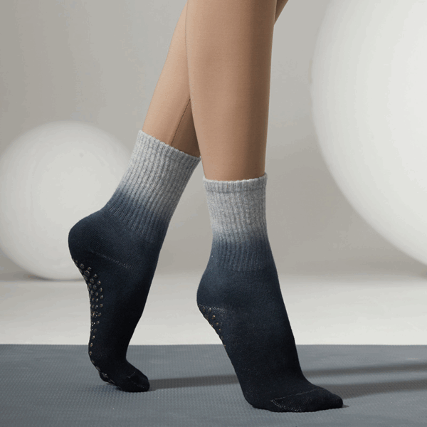 Women’s Anti-Slip Gradient Grip Socks – 1 or 3 Pairs – Breathable Cotton Socks for Yoga, Pilates & Home Fitness - Image 5